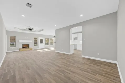 512 Sandy Oaks Drive Huntsville TX 77340