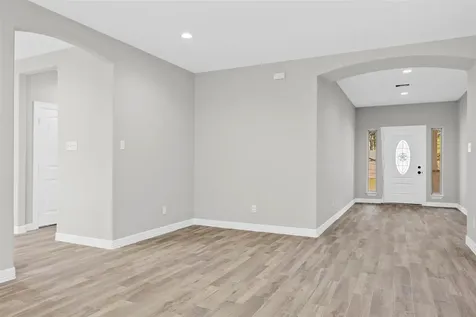 512 Sandy Oaks Drive Huntsville TX 77340
