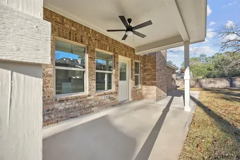 512 Sandy Oaks Drive Huntsville TX 77340