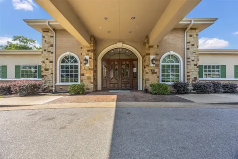 512 Sandy Oaks Drive Huntsville TX 77340