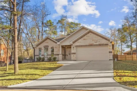 512 Sandy Oaks Drive Huntsville TX 77340