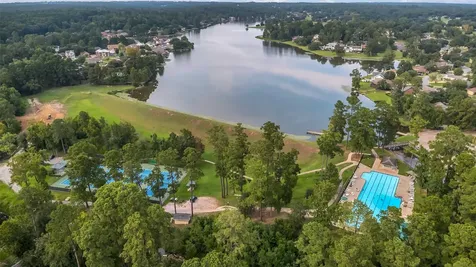 512 Sandy Oaks Drive Huntsville TX 77340
