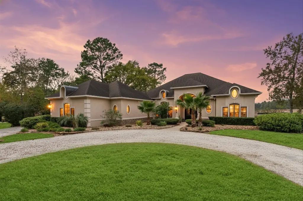 9722 Crestwater Circle Magnolia TX 77354