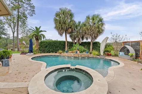 9722 Crestwater Circle Magnolia TX 77354