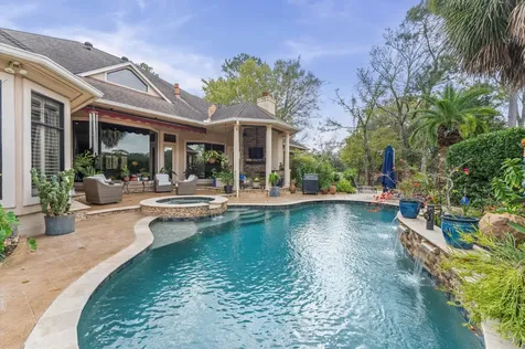 9722 Crestwater Circle Magnolia TX 77354