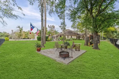 9722 Crestwater Circle Magnolia TX 77354