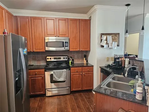 1711 Old Spanish Trail 313 Houston TX 77054