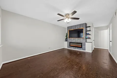 12020 Mighty Oak Drive B Houston TX 77066
