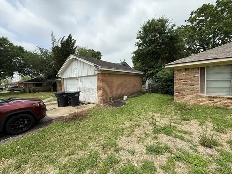 912 Midas Lane Alvin TX 77511