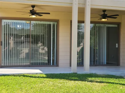 102C Lakeview Terrace Montgomery TX 77356