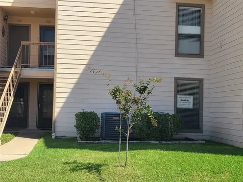102C Lakeview Terrace Montgomery TX 77356