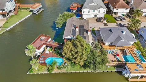 9 S Sandpiper Street La Marque TX 77568