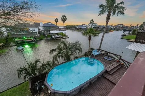 9 S Sandpiper Street La Marque TX 77568