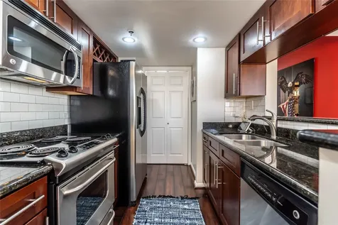 3525 Sage Road 1315 Houston TX 77056