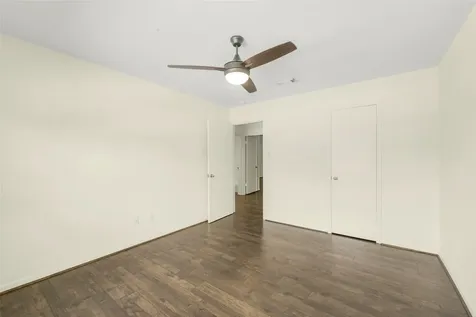 5863 Doliver Drive 16 Houston TX 77057