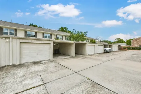 5863 Doliver Drive 16 Houston TX 77057