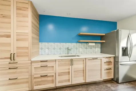 5863 Doliver Drive 16 Houston TX 77057
