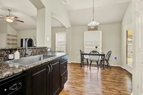 704 Heritage Drive Navasota TX 77868