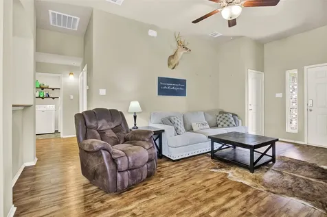 704 Heritage Drive Navasota TX 77868