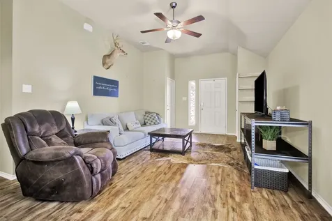 704 Heritage Drive Navasota TX 77868