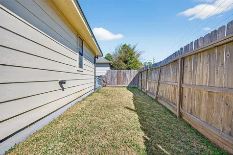 118 Snug Harbor Drive Conroe TX 77356