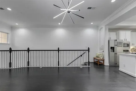 19 Versante Court Houston TX 77070