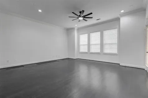 19 Versante Court Houston TX 77070