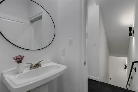 19 Versante Court Houston TX 77070