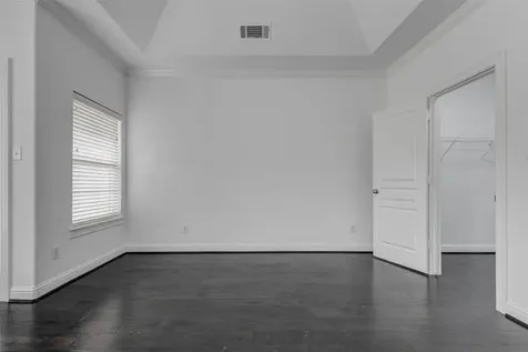 19 Versante Court Houston TX 77070