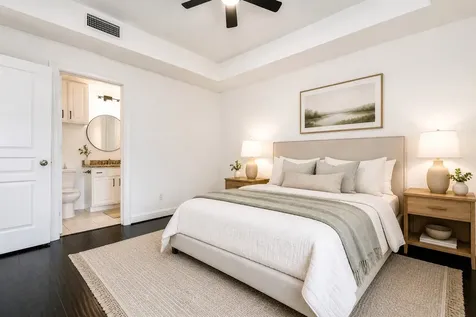 19 Versante Court Houston TX 77070