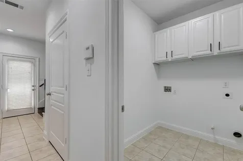 19 Versante Court Houston TX 77070