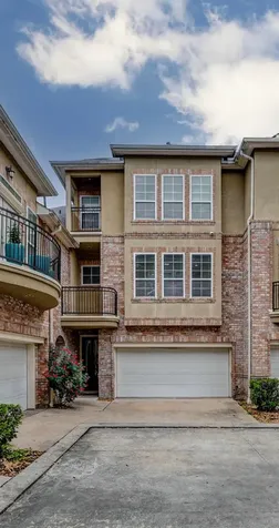 19 Versante Court Houston TX 77070