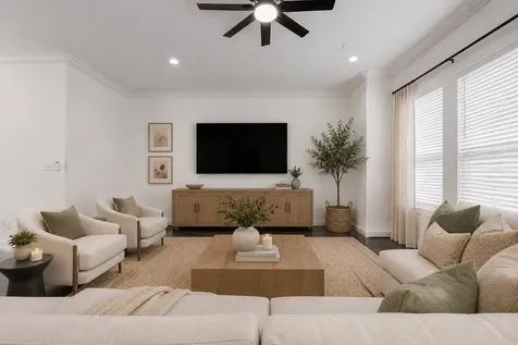 19 Versante Court Houston TX 77070