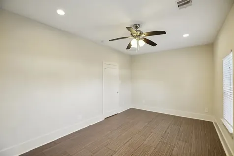 209 Burr Street C Houston TX 77011