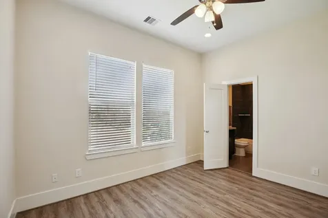 209 Burr Street C Houston TX 77011