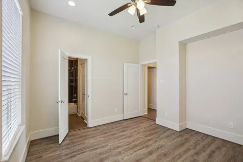 209 Burr Street C Houston TX 77011
