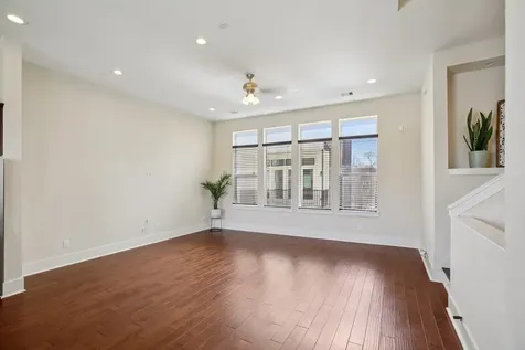 209 Burr Street C Houston TX 77011