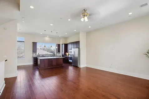 209 Burr Street C Houston TX 77011