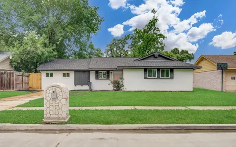 9259 Richland Drive Houston TX 77078
