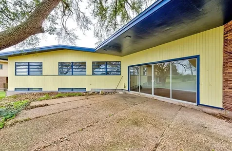 4600 Lakeshore Drive Port Arthur TX 77642