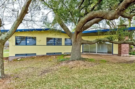 4600 Lakeshore Drive Port Arthur TX 77642