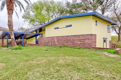 4600 Lakeshore Drive Port Arthur TX 77642