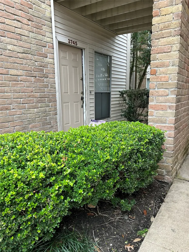 3745 Thistlemont Drive Houston TX 77042