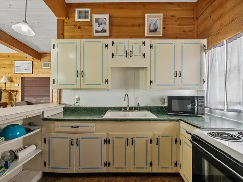510 Beach Drive Surfside Beach TX 77541