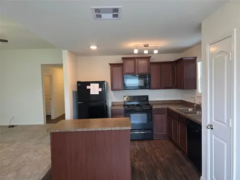 723 Crystal Lakes Drive Brookshire TX 77423