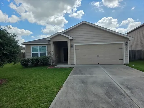 723 Crystal Lakes Drive Brookshire TX 77423