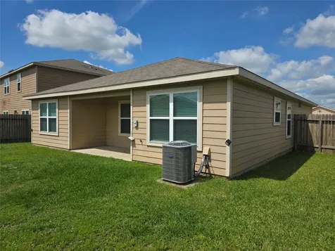 723 Crystal Lakes Drive Brookshire TX 77423