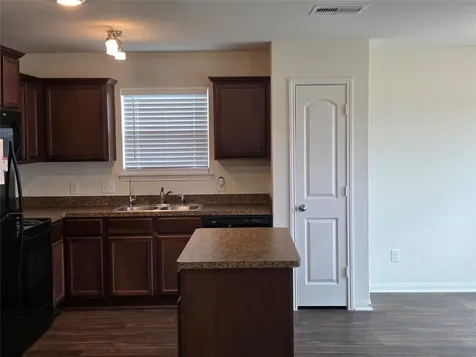 723 Crystal Lakes Drive Brookshire TX 77423