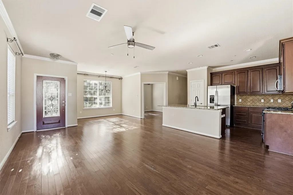 2 Bettina Lane The Woodlands TX 77382