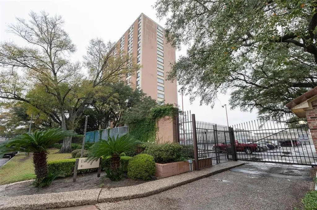 7520 Hornwood Drive 808 Houston TX 77036
